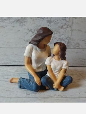 Rare Willow Tree Mom & Daughter Carvibg